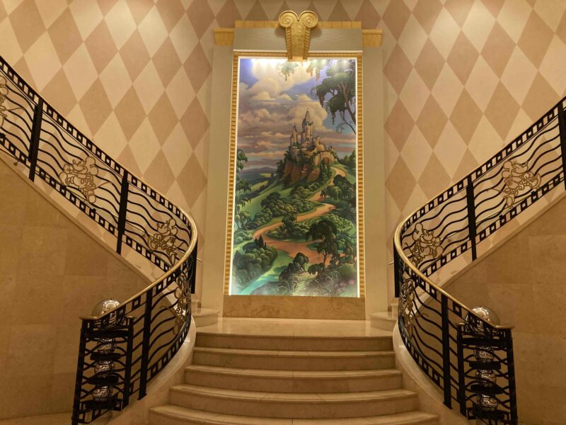 ディズニーアンバサダーホテルのロビーの階段1