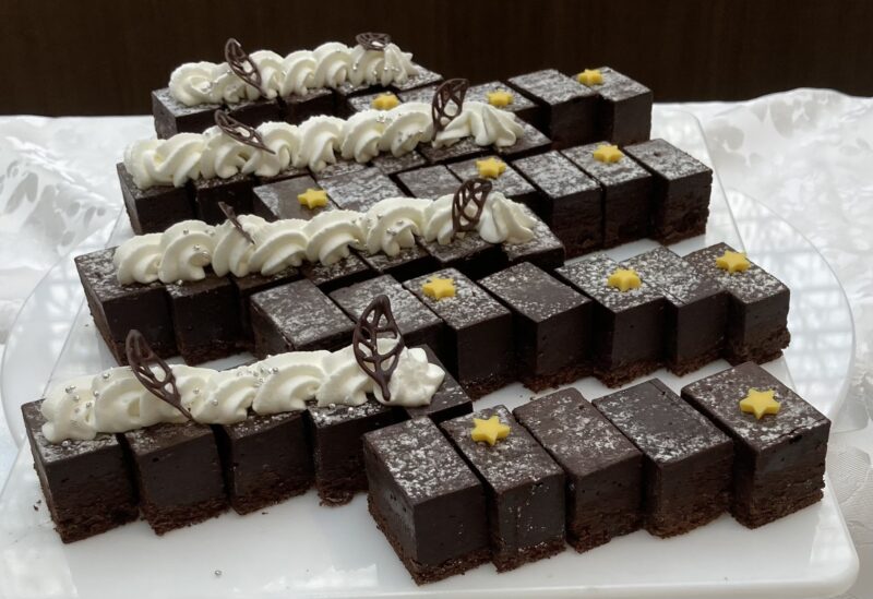 グランドニッコー東京ベイ舞浜「ルジャルダンのさくらビュッフェ」の濃厚チョコレートケーキ