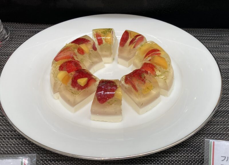 ウエスティンホテル大阪「アマデウス」のライム風味のフルーツリングゼリー