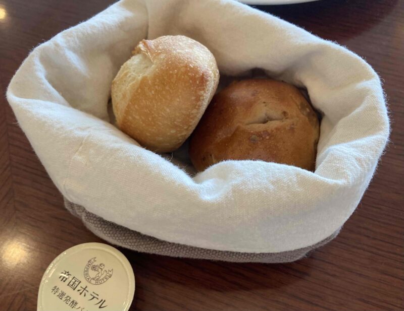 帝国ホテル「サール」バイキングのパンの盛り合わせ