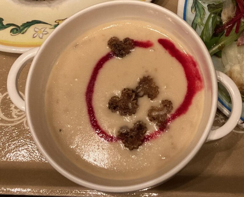 カフェ・ポルトフィーノのキノコクリームスープ
