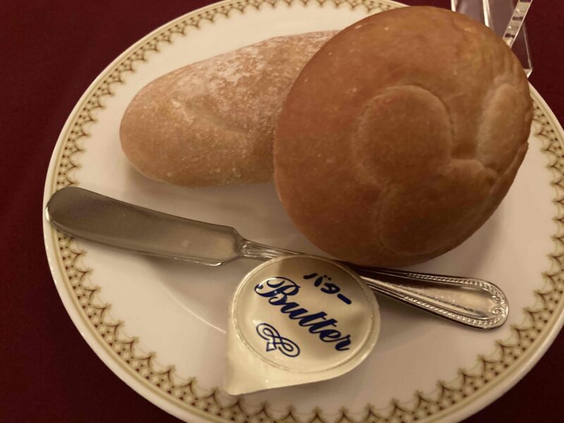 東京ディズニーシー「マゼランズ」のパン