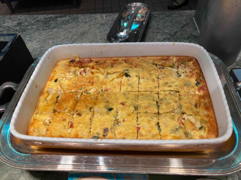 「オチェーアノ」の野菜とモッツァレラのオムレツ