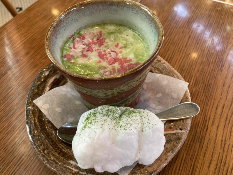 レストラン櫻のスペシャルホットドリンク抹茶＆ミルク-1