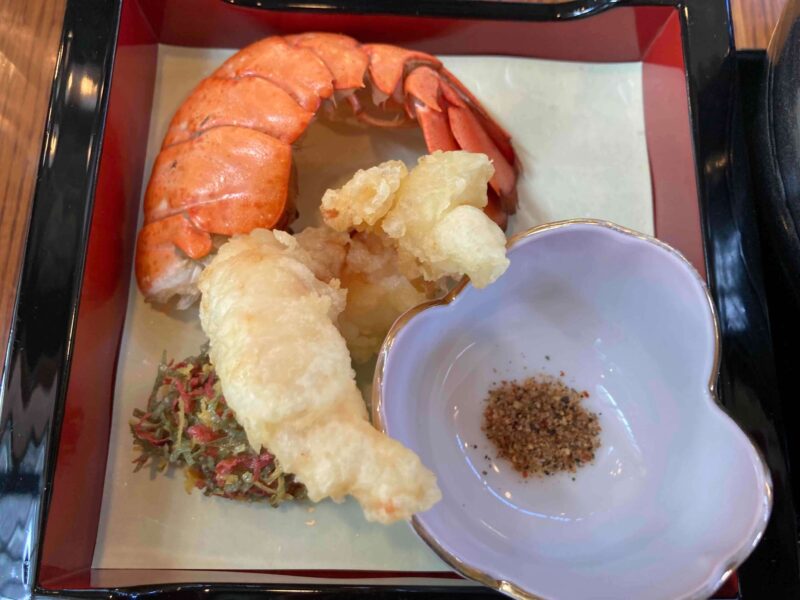 レストラン櫻の本日のおすすめメニューのオマール海老の天麩羅と栗の湯葉衣揚げ-1