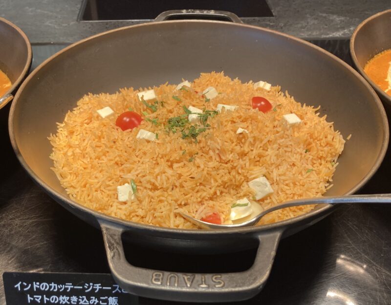 ヒルトン東京ベイホテルのフォレストガーデンのインドのカッテージチーズとトマトの炊き込みご飯