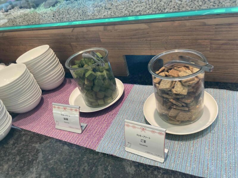 「東京ベイ東急ホテル」のコーラルテーブルのシェフの手作りクッキー