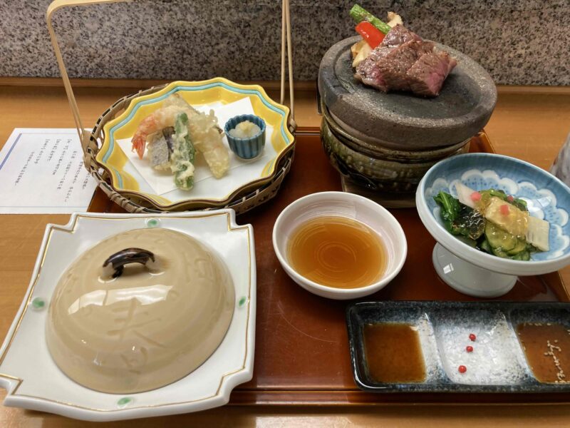 ホテルモントレ仙台の「日本料理 隨縁亭」焼き物、天麩羅、温物、酢の物