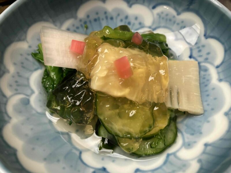 ホテルモントレ仙台の「日本料理 隨縁亭」酢の物：春野菜　山菜の土佐酢ゼリー掛け