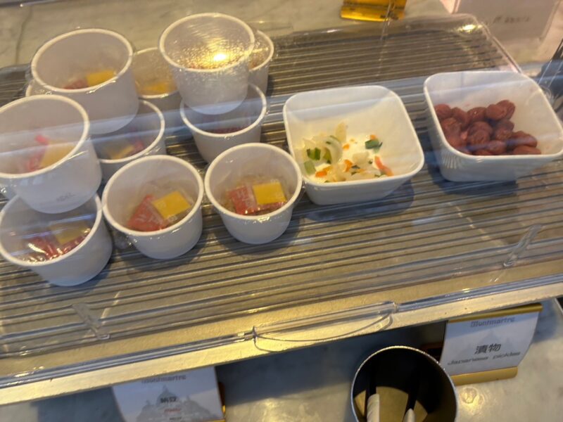名古屋東急ホテル 朝食ブッフェの納豆と漬物