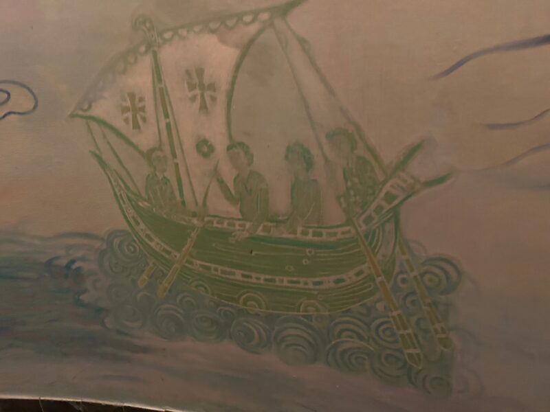 ホテルミラコスタ「シルクロードガーデン」の客席の船の壁画