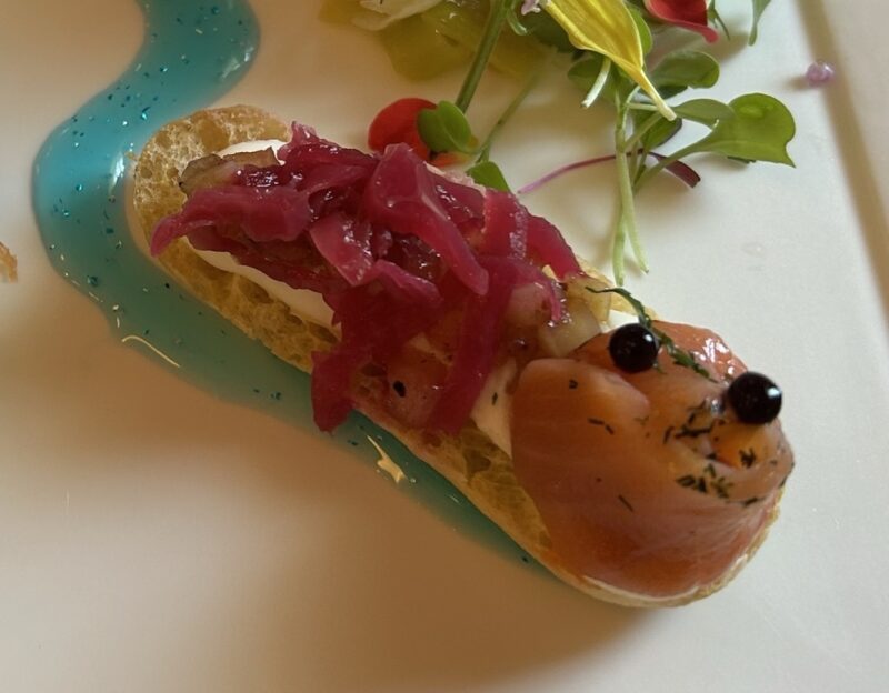 S.S.コロンビア・ダイニングルーム ～シェフズ・イマジネーション～　スペシャルコース シェーブルチーズとサーモントラウト