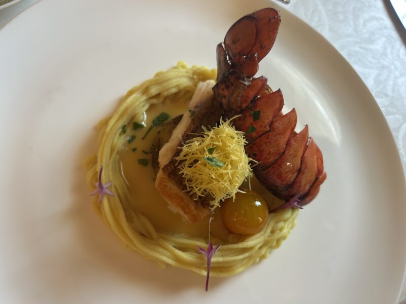 S.S.コロンビア・ダイニングルーム ～シェフズ・イマジネーション～　スペシャルコース 真鯛のソテーとオマール海老のオーブン焼き、ベルノーソース