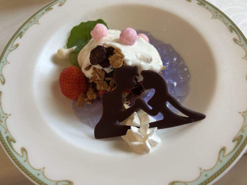 S.S.コロンビア・ダイニングルーム ～シェフズ・イマジネーション～　スペシャルコース チョコレートムースとチーズクリーム、フルーツ添え2