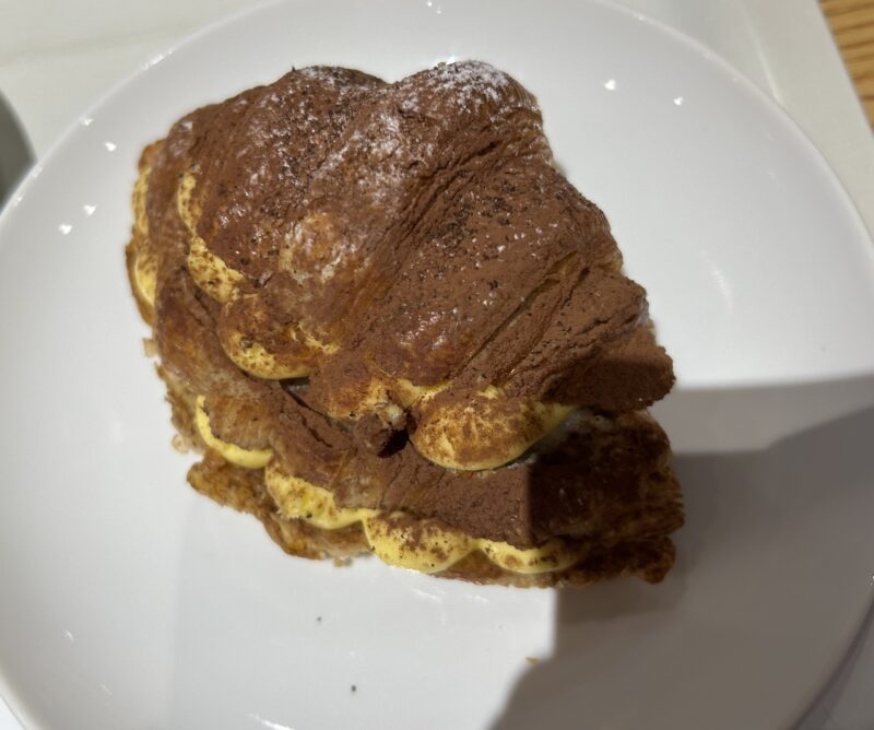 スターバックス リザーブ® カフェ 新宿マルイ本館2階店で「コルネッティ ティラミス」