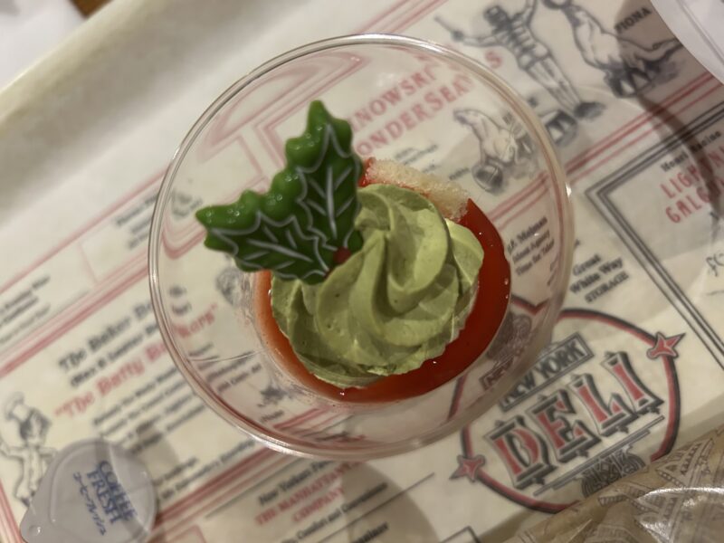 東京ディズニーリゾート「ストロベリーケーキカップ2025年」1