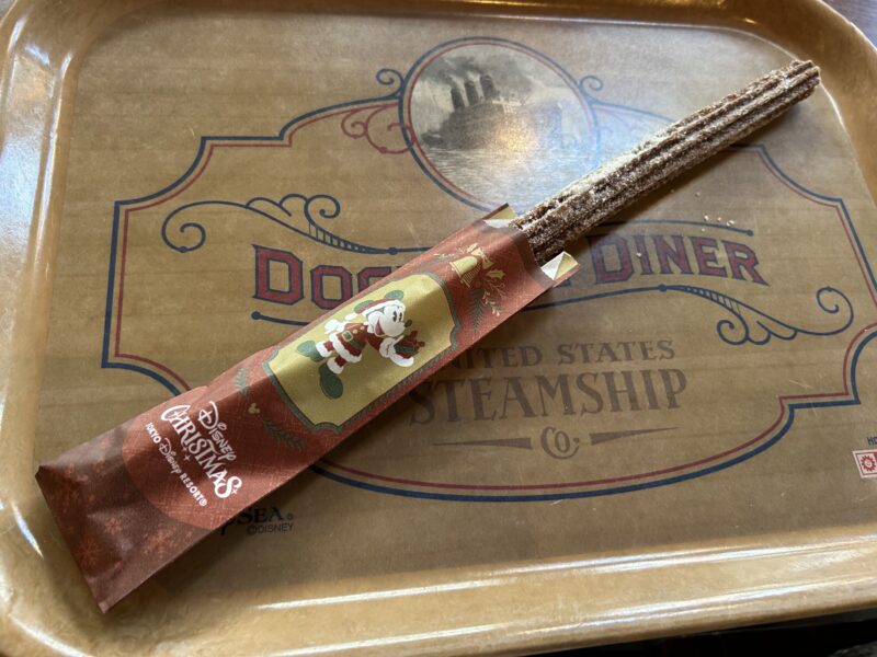 ディズニー・クリスマススペシャルメニュー「チョコレートチュロス2025」