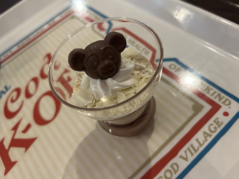 東京ディズニーシー「ダッフィー&フレンズのシークレット・オブ・スノーウィーデイ」「チョコと紅茶のムース」