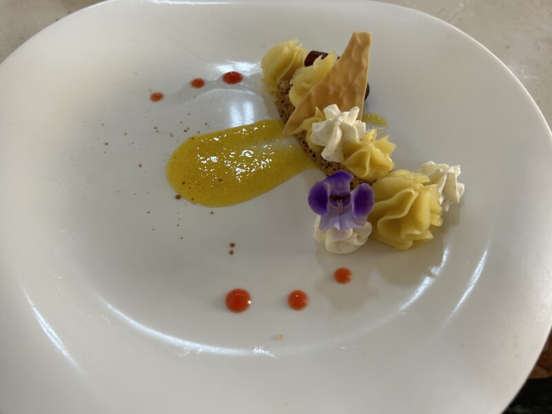 東京ディズニーシー「リストランテ・ディ・カナレット」「ディズニー・ハロウィーン2024 スペシャルパスタセット」サツマイモのドルチェ、オレンジソース添え