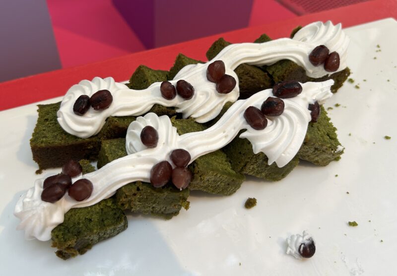 ヒルトン東京ベイ「ラウンジ・オー」「ハロウィーンスイーツビュッフェ マジカルパーティー〜秘密の謎解きスイーツ〜」抹茶ブラウニー