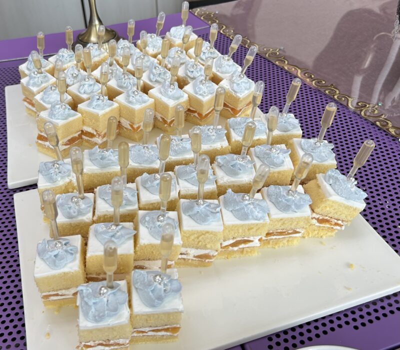 ヒルトン東京ベイ「ラウンジ・オー」「ハロウィーンスイーツビュッフェ マジカルパーティー〜秘密の謎解きスイーツ〜」魔女のドレス アプリコットショート はちみつレモンソース