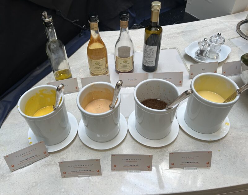 ヒルトン東京ベイ「ラウンジ・オー」「ハロウィーンスイーツビュッフェ マジカルパーティー〜秘密の謎解きスイーツ〜」各種ドレッシング、トッピング