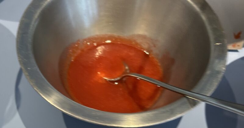 ヒルトン東京ベイ「ラウンジ・オー」「ハロウィーンスイーツビュッフェ マジカルパーティー〜秘密の謎解きスイーツ〜」ストロベリーソース