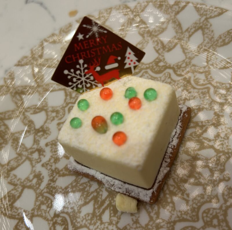 ANAインターコンチネンタルホテル「アトリウムラウンジ & ジュネヴァ ロビーバー」【Xmas2025】フェスティブアフタヌーンティー　フロマージュブランムース