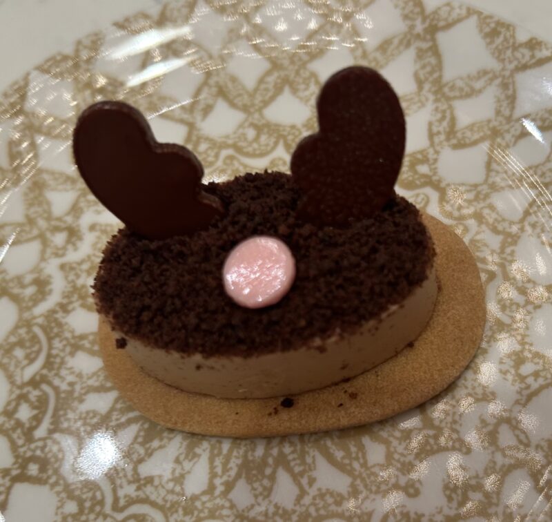 ANAインターコンチネンタルホテル「アトリウムラウンジ & ジュネヴァ ロビーバー」【Xmas2025】フェスティブアフタヌーンティー　プラリネクリーム