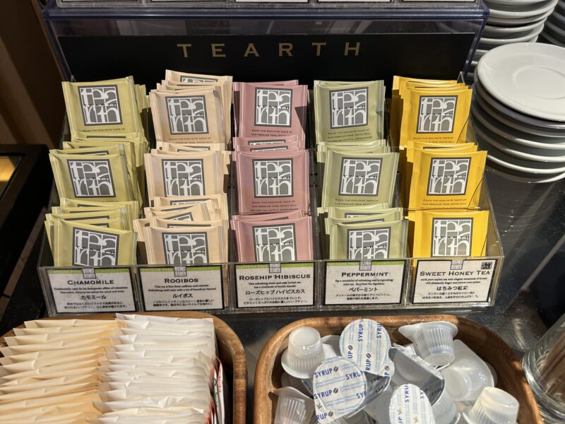 シェラトン・グランデ・トーキョーベイ・ホテルのシェラトンクラブ(クラブラウンジ)「オールデイスナックサービス」ドリンク5