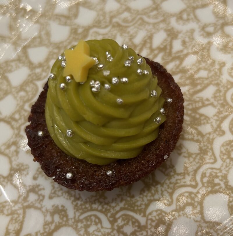 ANAインターコンチネンタルホテル「アトリウムラウンジ & ジュネヴァ ロビーバー」【Xmas2025】フェスティブアフタヌーンティー　ピスタチオツリー