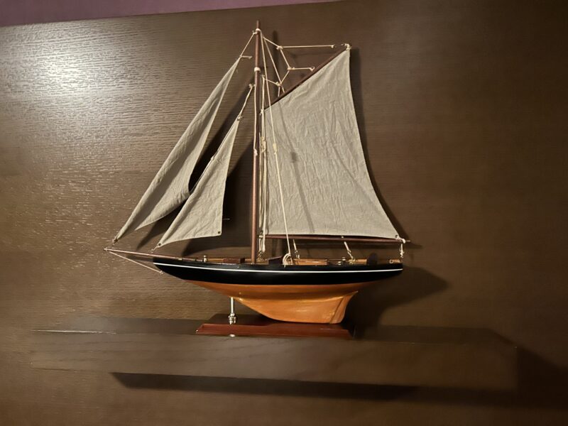 シェラトン・グランデ・トーキョーベイ・ホテル シェラトンクラブルーム 壁の装飾2