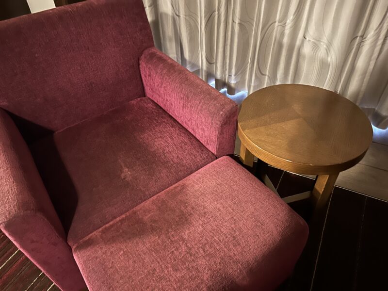 シェラトン・グランデ・トーキョーベイ・ホテル シェラトンクラブルーム ミニテーブル&ソファ