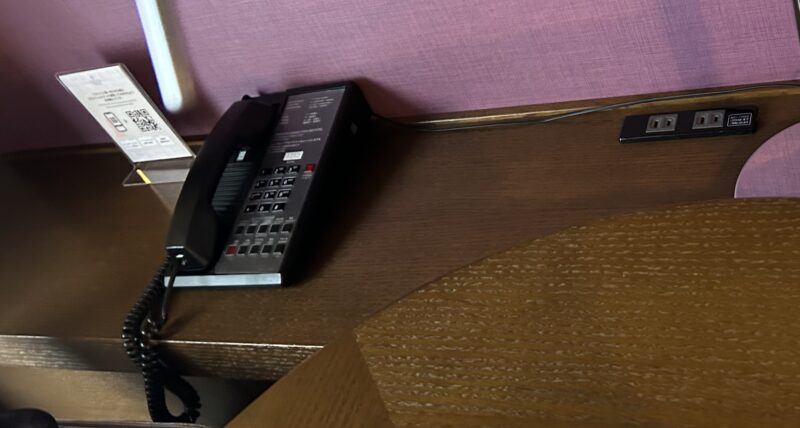 シェラトン・グランデ・トーキョーベイ・ホテル シェラトンクラブルーム 電話機