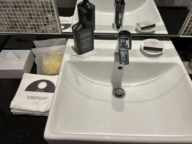 シェラトン・グランデ・トーキョーベイ・ホテル シェラトンクラブルーム 洗面台1