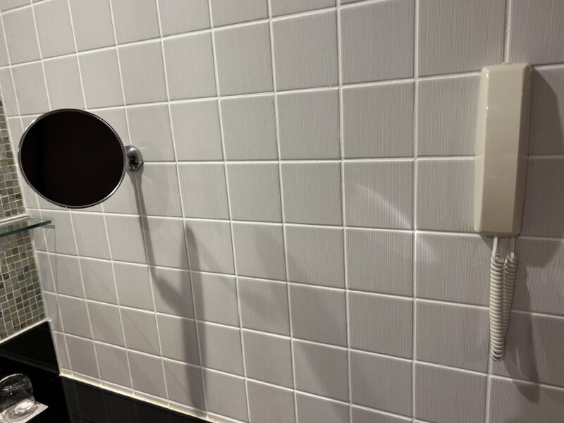 シェラトン・グランデ・トーキョーベイ・ホテル シェラトンクラブルーム 洗面台2