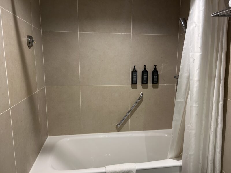 シェラトン・グランデ・トーキョーベイ・ホテル シェラトンクラブルーム バスルーム&洗面台2