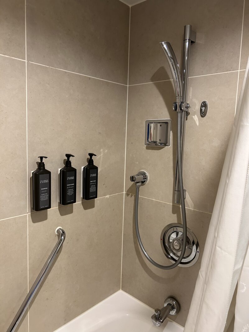 シェラトン・グランデ・トーキョーベイ・ホテル シェラトンクラブルーム バスルーム&洗面台3