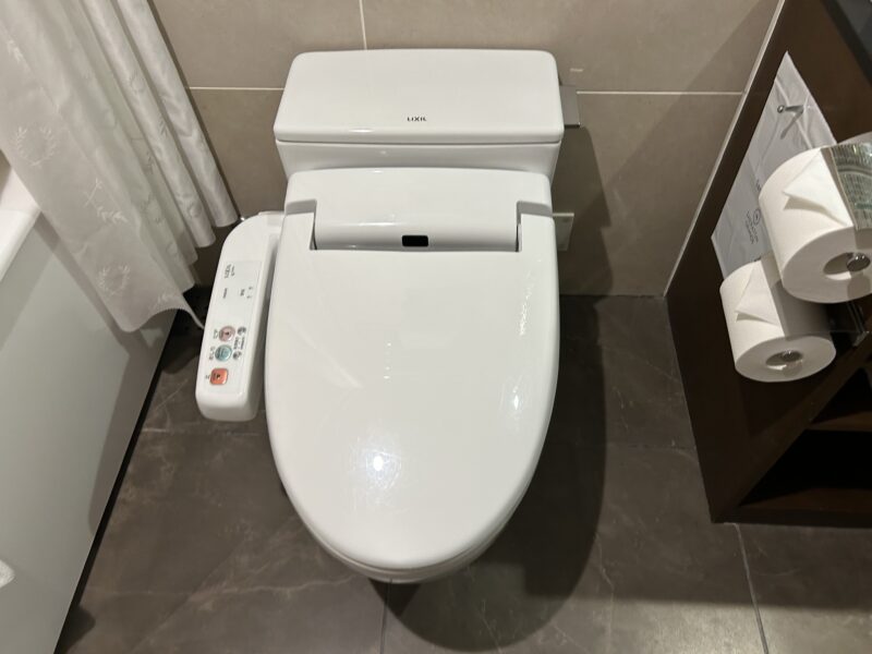 シェラトン・グランデ・トーキョーベイ・ホテル シェラトンクラブルーム 洗浄機付きトイレ