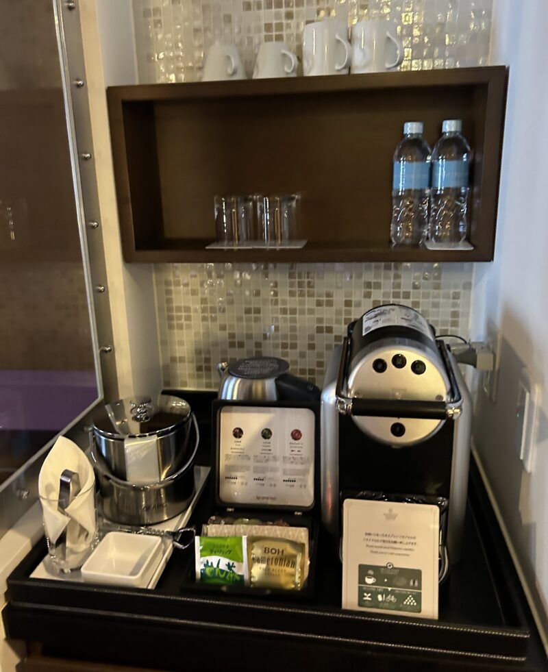 シェラトン・グランデ・トーキョーベイ・ホテル シェラトンクラブルーム ドリンクコーナー1