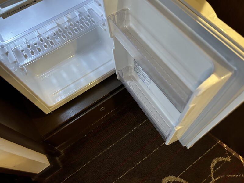 シェラトン・グランデ・トーキョーベイ・ホテル シェラトンクラブルーム 冷蔵庫