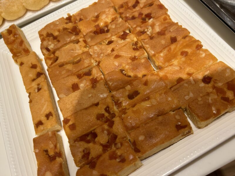 シェラトン・グランデ・トーキョーベイ・ホテルのシェラトンクラブ(クラブラウンジ)「イブニングカクテルサービス」アップルクランブル