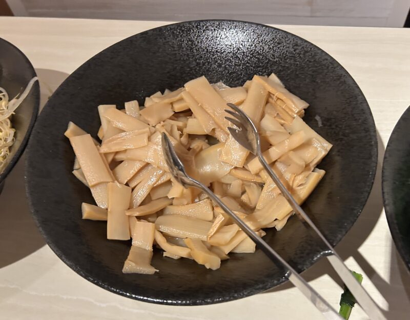 シェラトン・グランデ・トーキョーベイ・ホテルのシェラトンクラブ(クラブラウンジ)「イブニングカクテルサービス」メンマ