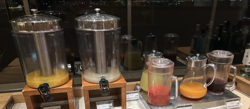 シェラトン・グランデ・トーキョーベイ・ホテルのシェラトンクラブ(クラブラウンジ)「オールデイドリンクサービス」ドリンク2