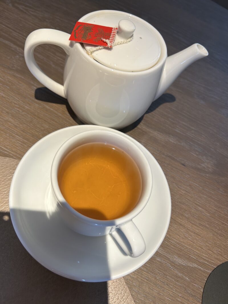 ザ ストリングス 表参道「TAVERN by the green(タバーン・バイ ザ グリーン)」ルビーエレガンスクリスマスアフタヌーンティー ミニアフタヌーンティー付コース レッドクリスマスティー