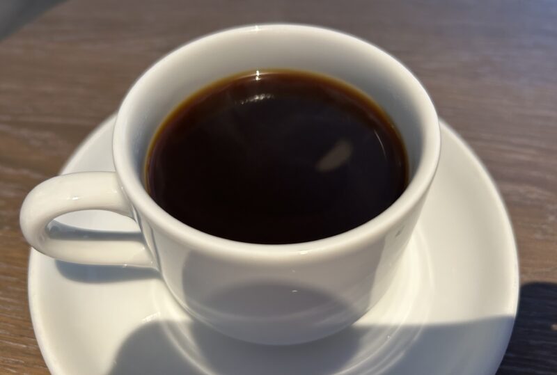 ザ ストリングス 表参道「TAVERN by the green(タバーン・バイ ザ グリーン)」ルビーエレガンスクリスマスアフタヌーンティー ミニアフタヌーンティー付コース コーヒー