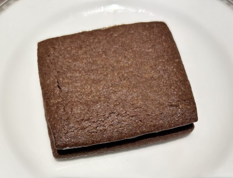 ザ ストリングス 表参道「TAVERN by the green(タバーン・バイ ザ グリーン)」ルビーエレガンスクリスマスアフタヌーンティー ミニアフタヌーンティー付コース ストロベリー&チョコレートサンド1