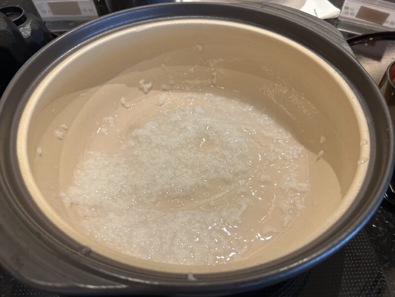 シェラトン・グランデ・トーキョーベイ・ホテルのシェラトンクラブ(クラブラウンジ)「朝食サービス」おかゆ