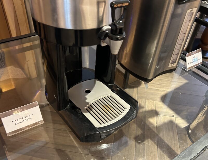 シェラトン・グランデ・トーキョーベイ・ホテルのシェラトンクラブ(クラブラウンジ)「朝食サービス」モーニングコーヒー