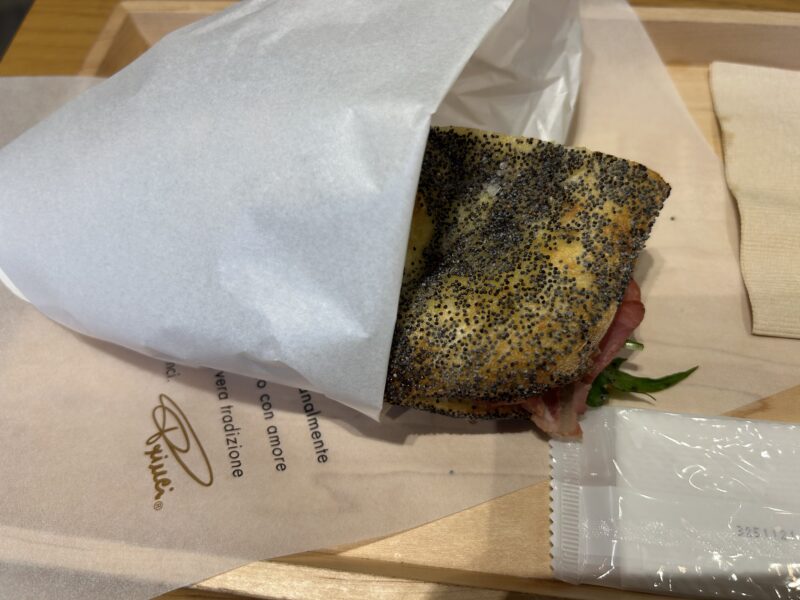 スターバックス リザーブ®ストア 銀座マロニエ通り 直焼きフォカッチーノ パストラミ2